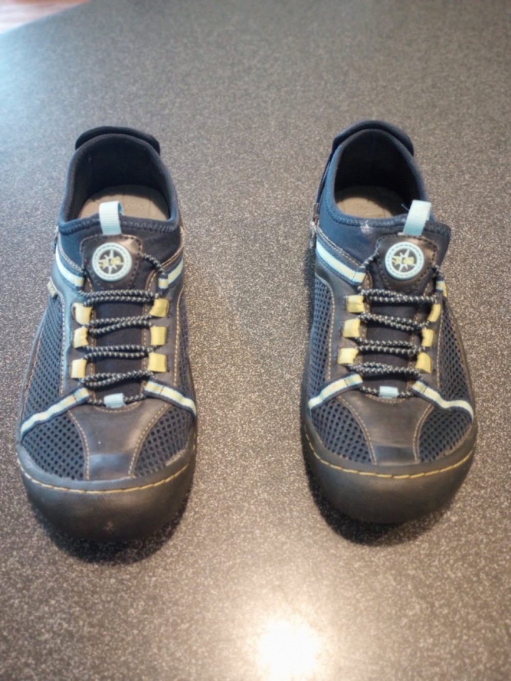 J41 Tahoe Blue/Yellow Tennis Shoes – Size 7.5